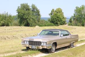 Immagine 4/8 di Cadillac Sedan DeVille (1969)