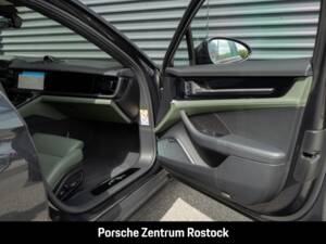 Imagen 19/35 de Porsche Panamera Turbo S E-Hybrid (2024)