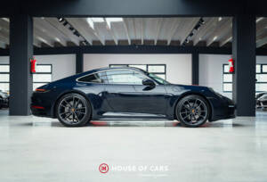 Image 5/50 of Porsche 911 Carrera 4S &quot;Belgian Legend Edition&quot; (2020)