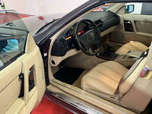 Image 22/48 of Mercedes-Benz 300 SL-24 (1992)