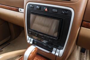 Bild 25/40 von Porsche Cayenne Turbo S (2006)