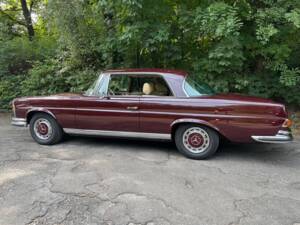 Image 4/15 of Mercedes-Benz 280 SE 3,5 (1970)