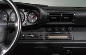 Image 24/32 de Porsche 911 Carrera 4S (1998)