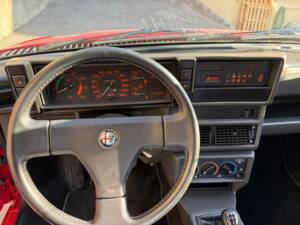 Bild 22/28 von Alfa Romeo 75 3.0 V6 America (1988)