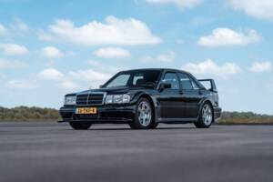 Bild 7/8 von Mercedes-Benz 190 D (1986)