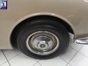 Image 50/64 of Daimler V8-250 (1969)