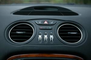 Image 21/36 de Mercedes-Benz SL 500 (2004)