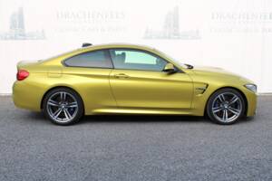 Image 6/98 of BMW M4 (2014)
