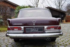 Image 4/18 of Mercedes-Benz 300 SE (1964)