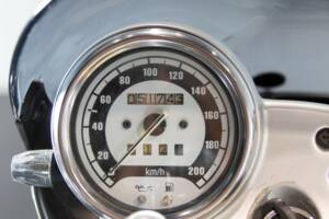 Image 24/50 of BMW R 1200 C (2001)