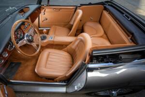 Afbeelding 2/8 van Austin-Healey 3000 Mk III (BJ8) (1964)
