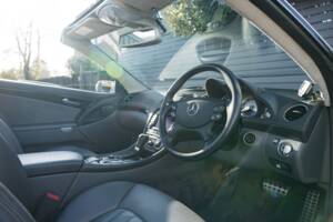 Image 18/51 of Mercedes-Benz SL 65 AMG (2007)