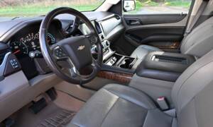Image 4/50 of Chevrolet Suburban (2017)