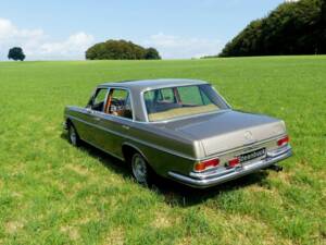 Mercedes-Benz 300 SEL 6.3 Limousine beigegrau metallic  (W 109) 1968