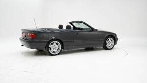 Image 2/15 of BMW 325i (1993)
