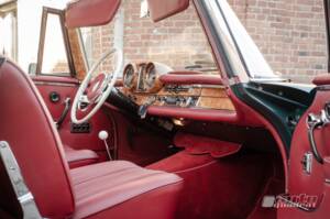 Afbeelding 9/19 van Mercedes-Benz 220 SE b (1962)