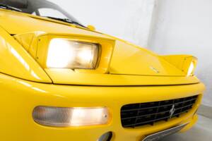 Image 25/36 de Ferrari F 355 Berlinetta (1995)