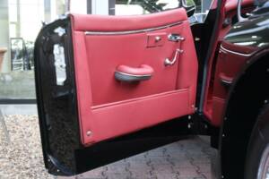 Image 33/50 of Jaguar XK 150 3.4 S OTS (1958)