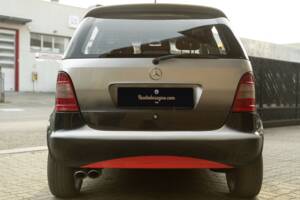 Image 4/41 of Mercedes-Benz A 160 "F1 Häkkinen Edition" (1999)
