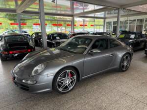 Bild 23/27 von Porsche 911 Carrera 4S (2007)