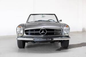 Image 2/35 de Mercedes-Benz 230 SL (1966)