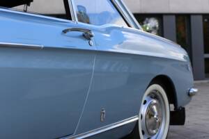 Image 15/56 of Peugeot 404 Coupé (1968)