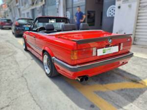 Immagine 25/50 di BMW 320i (1989)