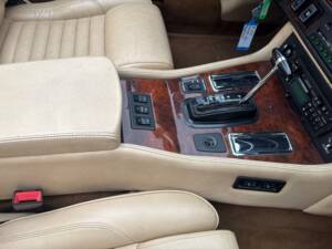 Image 16/64 of Jaguar XJ-S Convertible (1989)