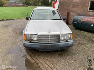 Bild 5/41 von Mercedes-Benz 300 D (1987)