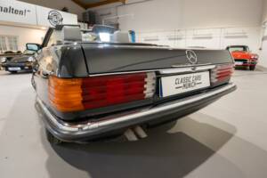 Image 25/32 of Mercedes-Benz 280 SL (1985)