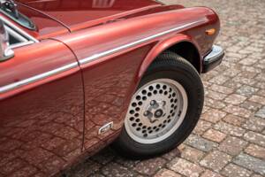 Bild 2/46 von Jaguar XJ 12 (1991)