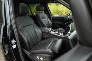 Bild 22/50 von BMW X5 M50d (2019)