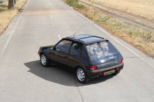 Imagen 1/56 de Peugeot 205 GTi 1.9 (1991)