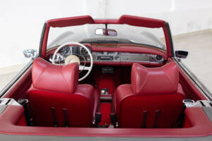 Image 17/24 of Mercedes-Benz 280 SL (1968)