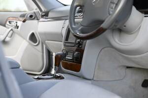 Image 44/50 de Mercedes-Benz S 500 L (2001)