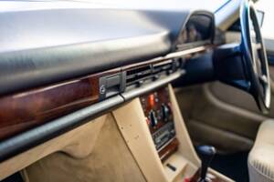 Bild 37/49 von Mercedes-Benz 560 SEL (1986)