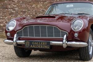 Image 35/50 de Aston Martin DB 5 Vantage (1965)