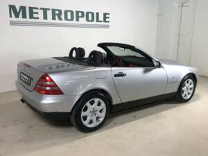 Image 15/24 de Mercedes-Benz SLK 230 Kompressor (1997)