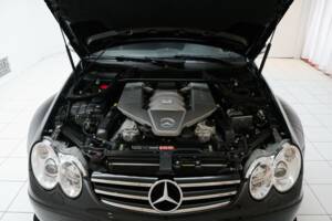 Imagen 10/16 de Mercedes-Benz CLK 63 AMG Black Series (2008)