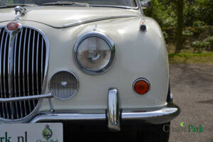 Image 31/35 of Jaguar 340 (1968)