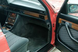 Bild 24/50 von Mercedes-Benz 500 SE (1987)