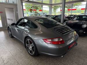 Bild 24/27 von Porsche 911 Carrera 4S (2007)