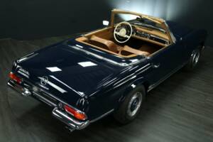 Image 6/30 of Mercedes-Benz 280 SL (1968)