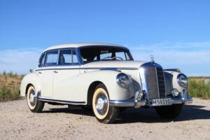 Imagen 3/19 de Mercedes-Benz 300 c (1956)