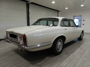 Bild 2/10 von Jaguar XJ 6 4.2 (1971)