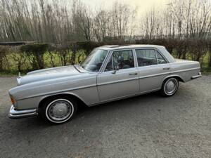 Image 7/8 de Mercedes-Benz 280 SE (1971)