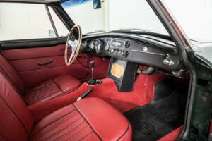Image 8/50 de MG MGB GT (1966)