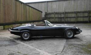 Image 2/50 de Jaguar Type E V12 (1974)
