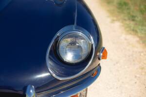 Image 9/50 de Jaguar E-Type (1969)