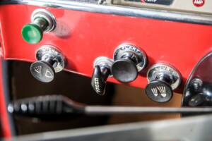 Image 36/50 of Volvo P 123 GT (1968)